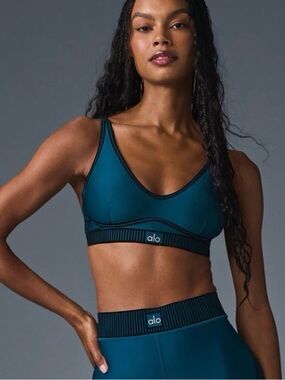 Alo Airlift Line Up Bra